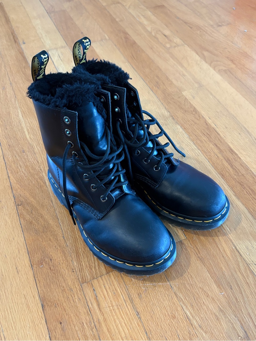 Dr. Martens 1460 Serena Faux Fur Lined Lace Up Boots - Size 7